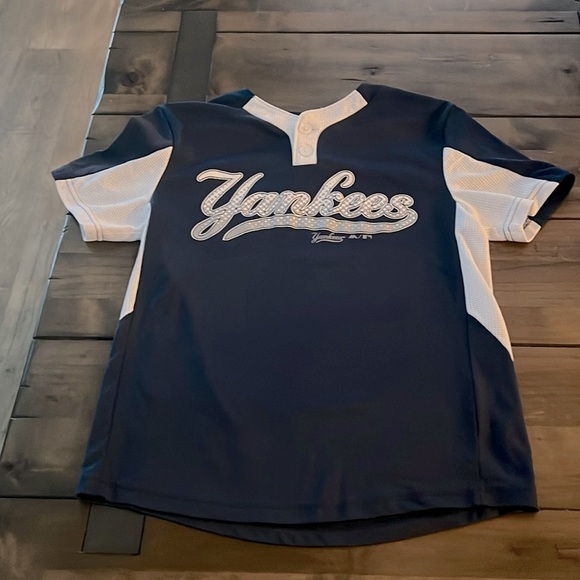 New York Yankees jersey youth medium by majestic brand excellent condition - Picture 9 of 9